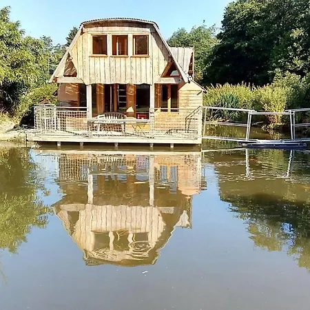De Lodge Moon-sur-Elle